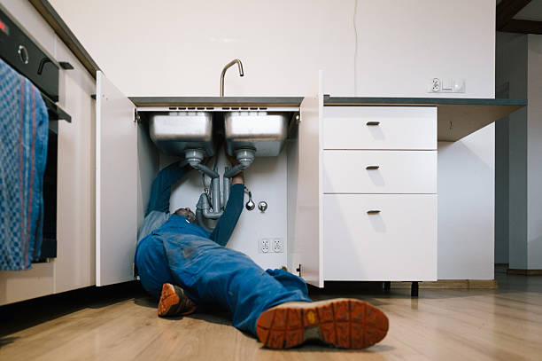 Professional Leak Detection technician working in Milton, LA